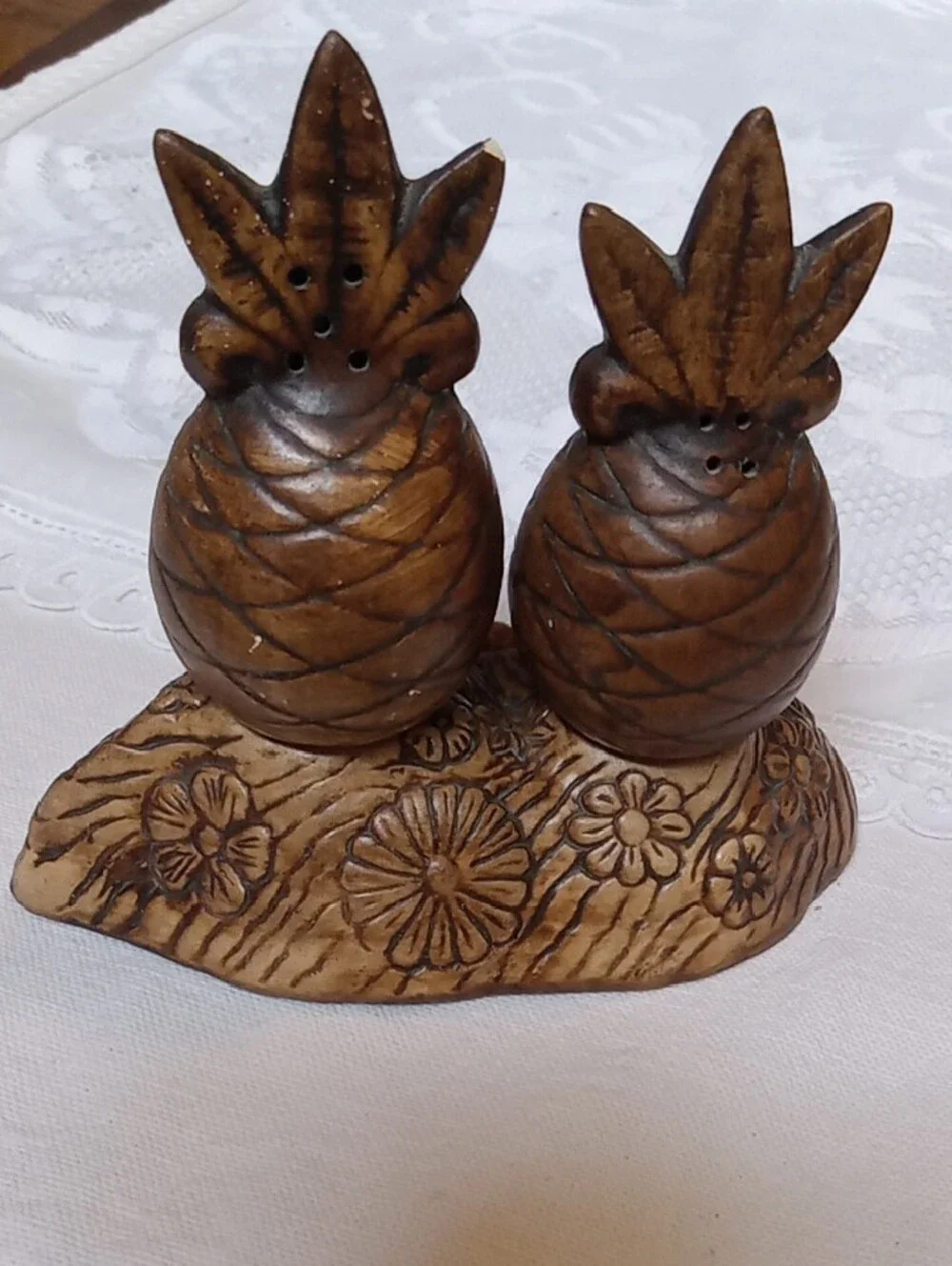 Hawaii Pineapple Salt & Pepper Shakers - Brown